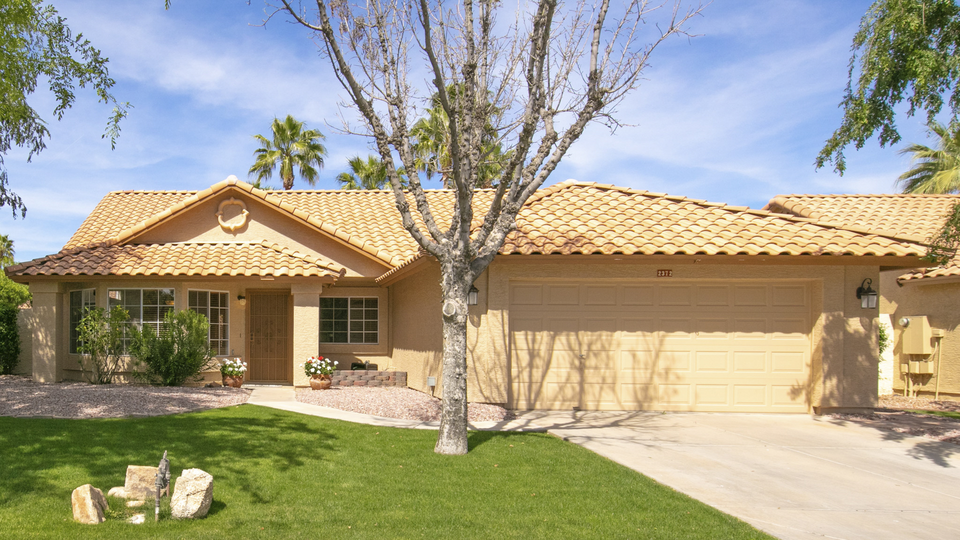 Under Contract! 2372 W Redwood Dr. Chandler, AZ 85248  - Waters Edge at Ocotillo | Amy Jones Group